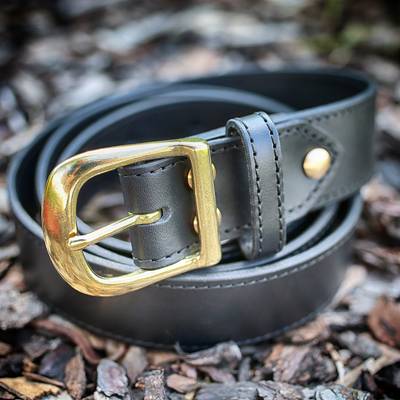Fabriquez une ceinture noire avec une boucle en laiton