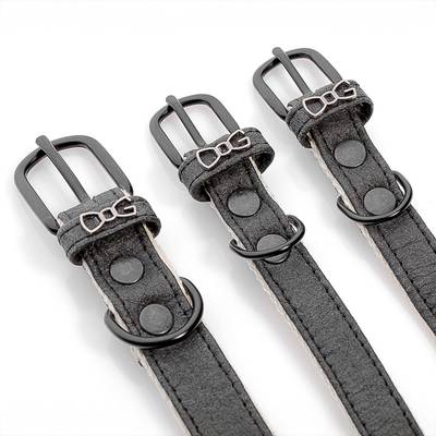 Haz un collar de cuero negro con herrajes