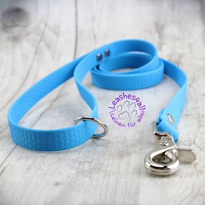 Haz un correa azul con herrajes de acero inoxidable