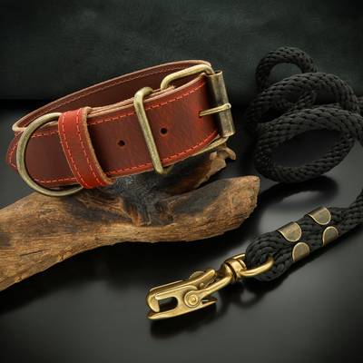 Haz un collar marrón con herrajes de latón