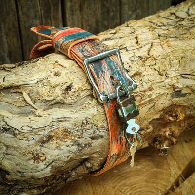 Cousez un collier en cuir avec bouclerie