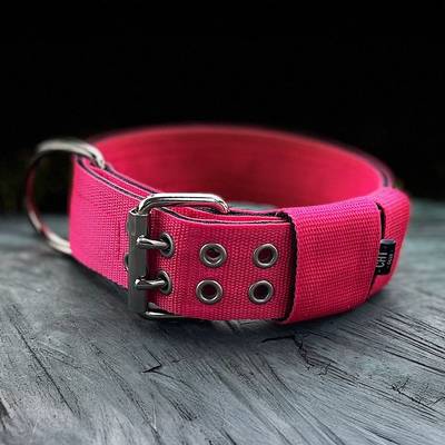Haz un collar rosa con herrajes