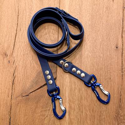 Blue leash with aluminium snap hook