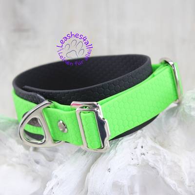 Ensamble collar de plástico verde-negro